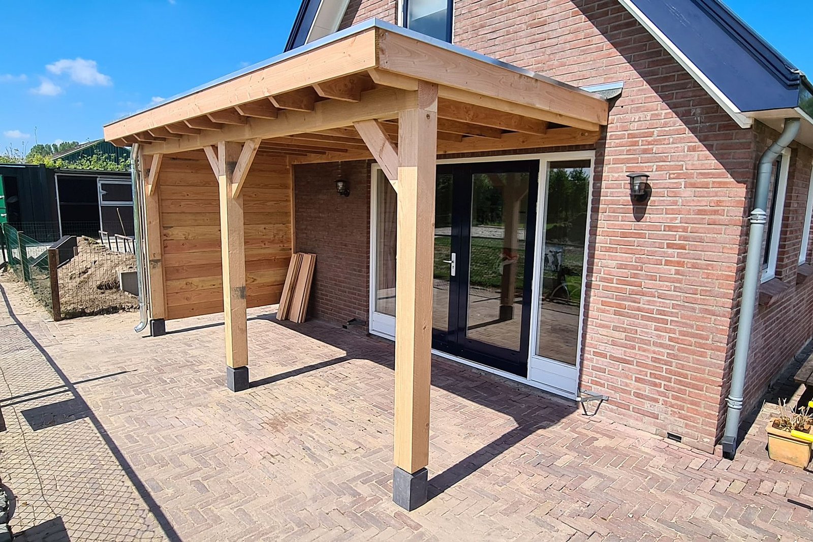 Carport of overkapping